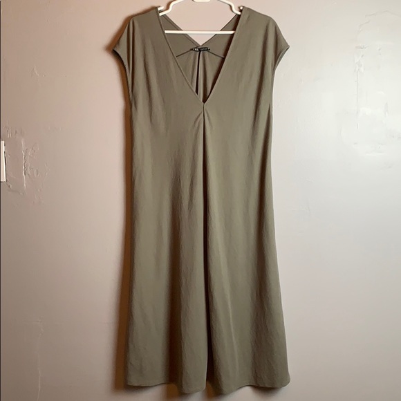 Zara Dresses & Skirts - Zara Midi Dress